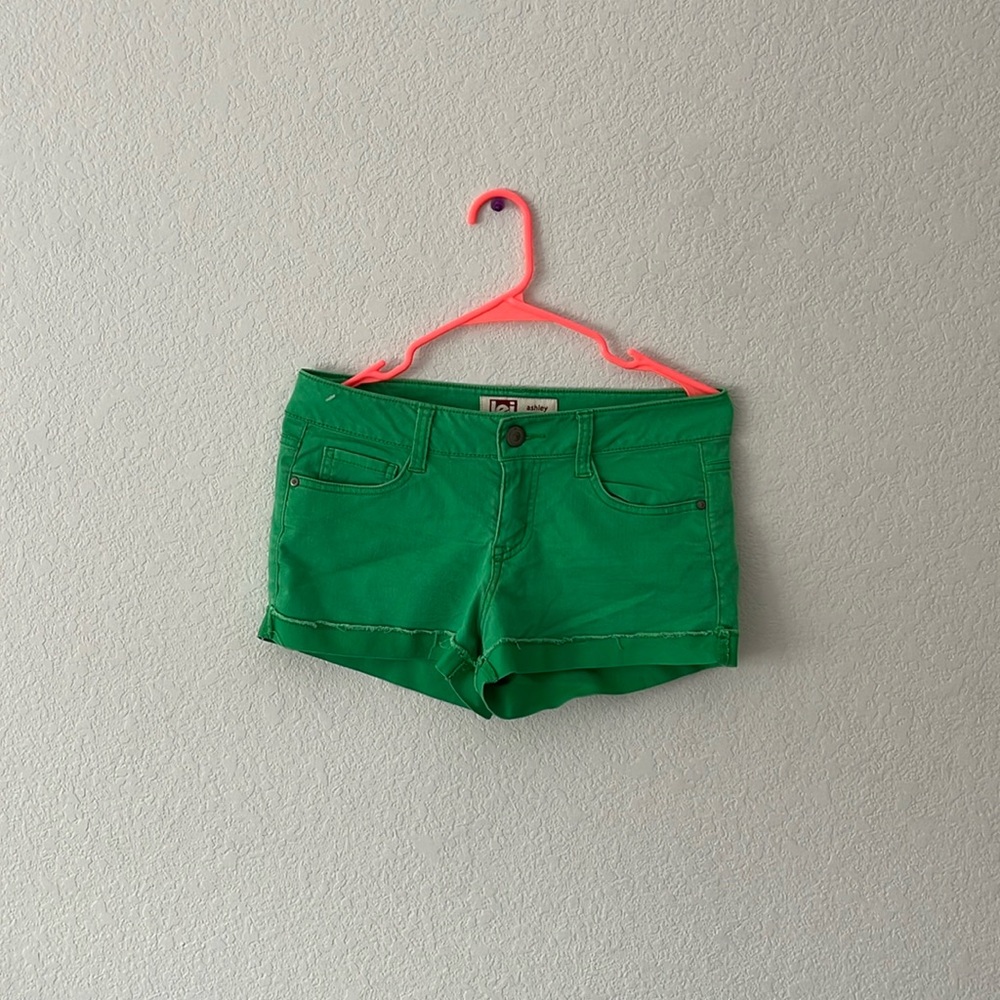 l.e.i. ashley low-rise green denim shorts